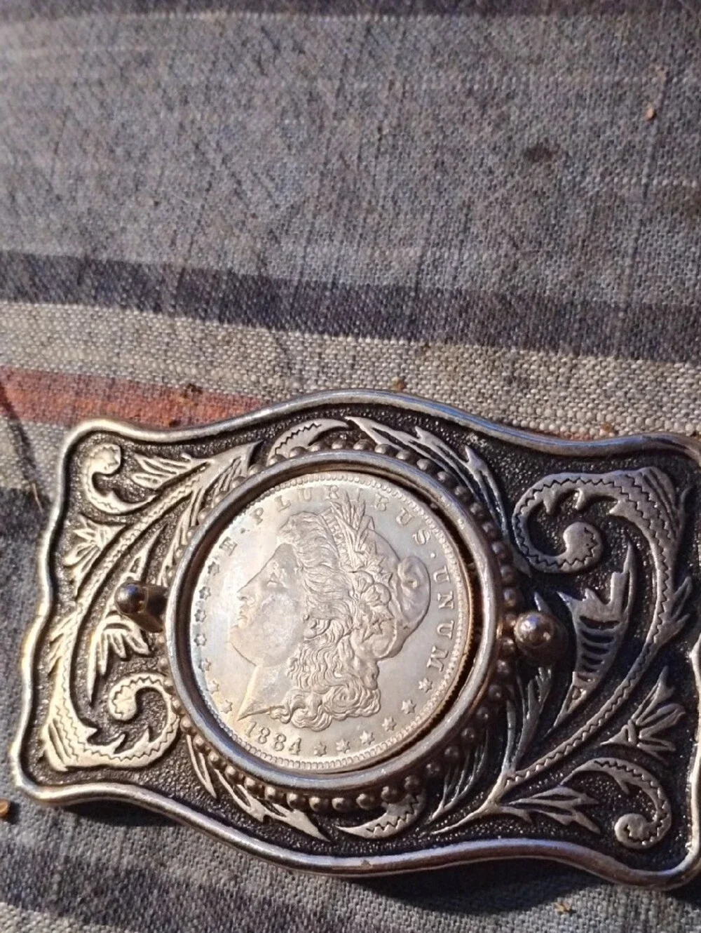 Silver-Tone Engraved Men’s Belt Buckle with Coin Accent